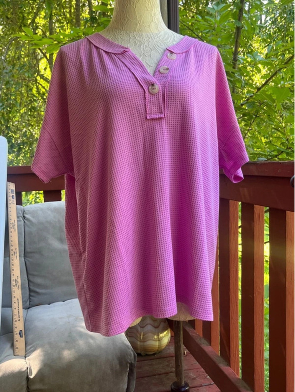 1x women’s T-shirt button comfortable
